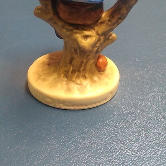 Vintage Goebel Hummel Figurine Boy and girl in Apple Trees Cottagecore - Picture 5 of 11